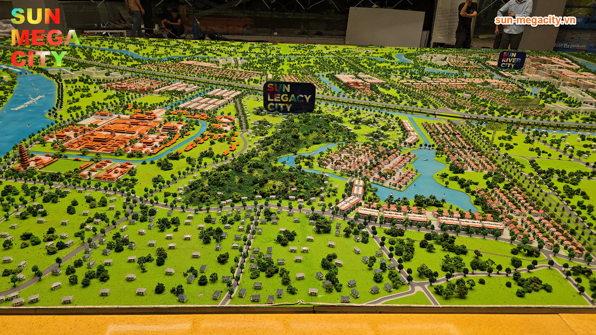 Phối cảnh quần thể du lịch đô thị Sun Legacy City trên sa bàn Sun Mega City